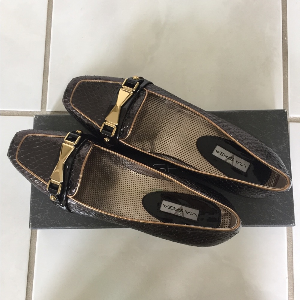 Brand New Via Spiga Leather Flats! Woman’s size 8
